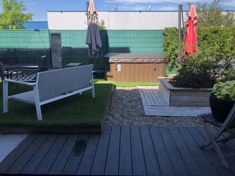 découvrez notre exposition dédiée aux terrasses, où design et nature s'harmonisent pour sublimer vos espaces extérieurs. explorez des idées innovantes et des inspirations pour créer votre oasis personnelle.