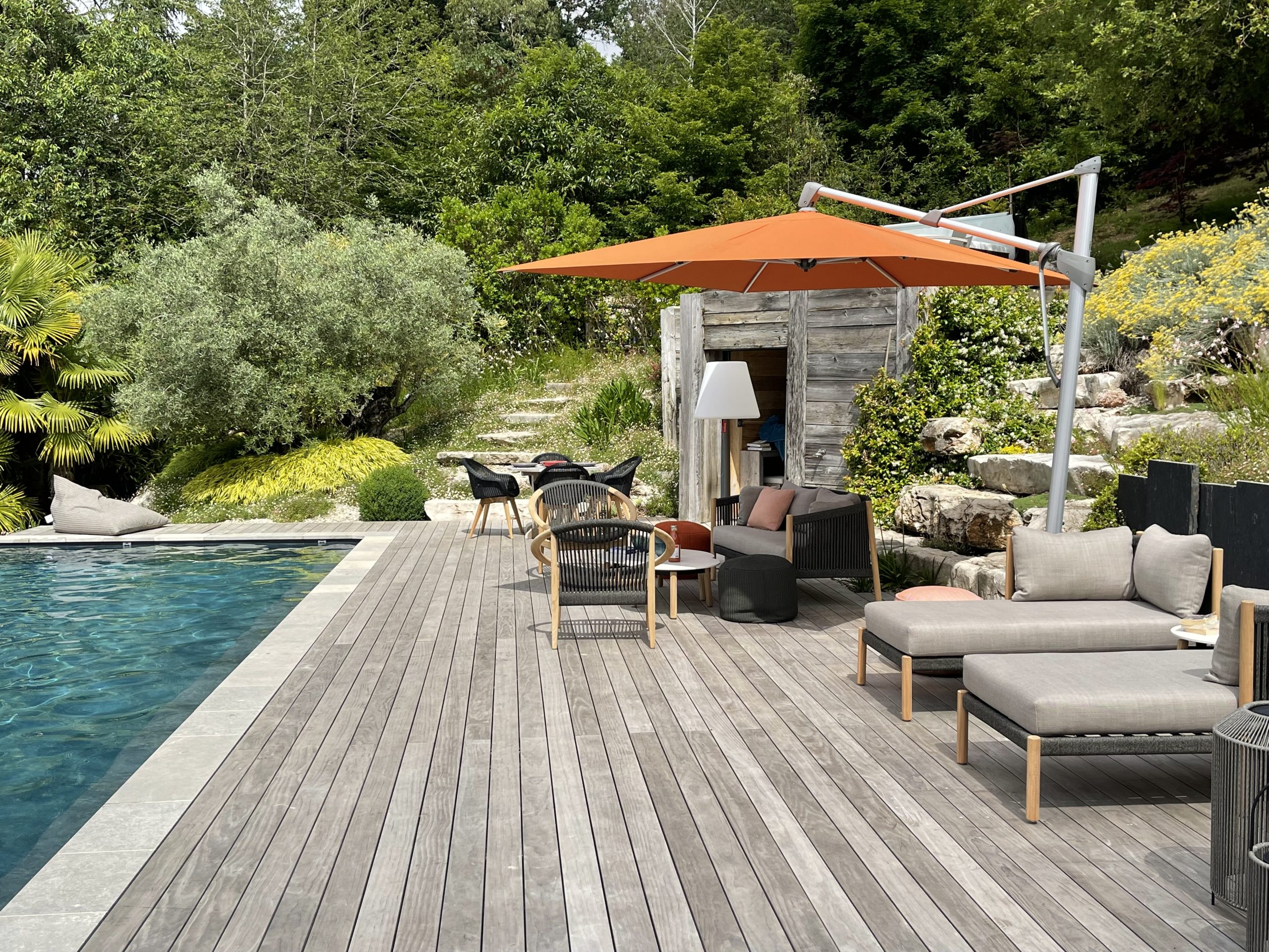 découvrez notre exposition terrasse, un espace dédié à la mise en valeur de votre extérieur. plantes, mobilier et décorations : inspirez-vous pour transformer votre terrasse en un havre de paix et de convivialité.