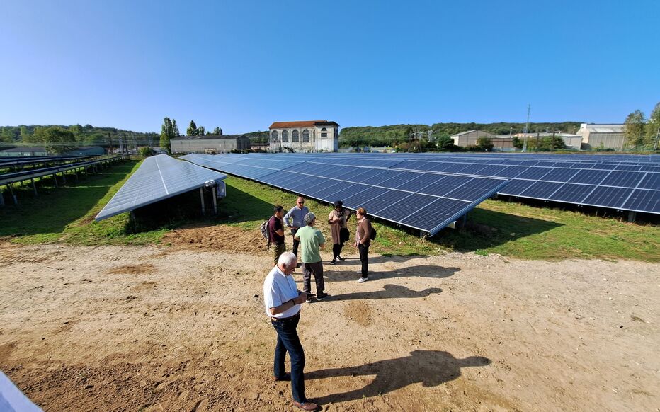 découvrez l'énergie renouvelable à travers nos fermes solaires. profitez d'une production d'électricité propre et durable tout en contribuant à la protection de l'environnement. rejoignez la transition énergétique dès aujourd'hui !