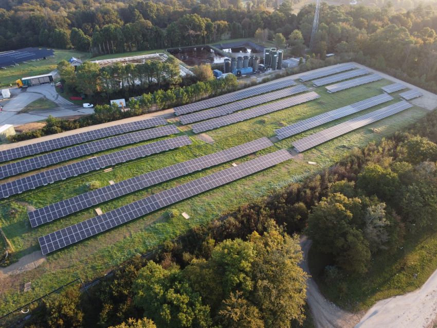 découvrez notre ferme solaire, un espace innovant dédié à la production d'énergie renouvelable. transformez la puissance du soleil en électricité durable tout en contribuant à un avenir plus vert. rejoignez-nous dans cette aventure écologique.