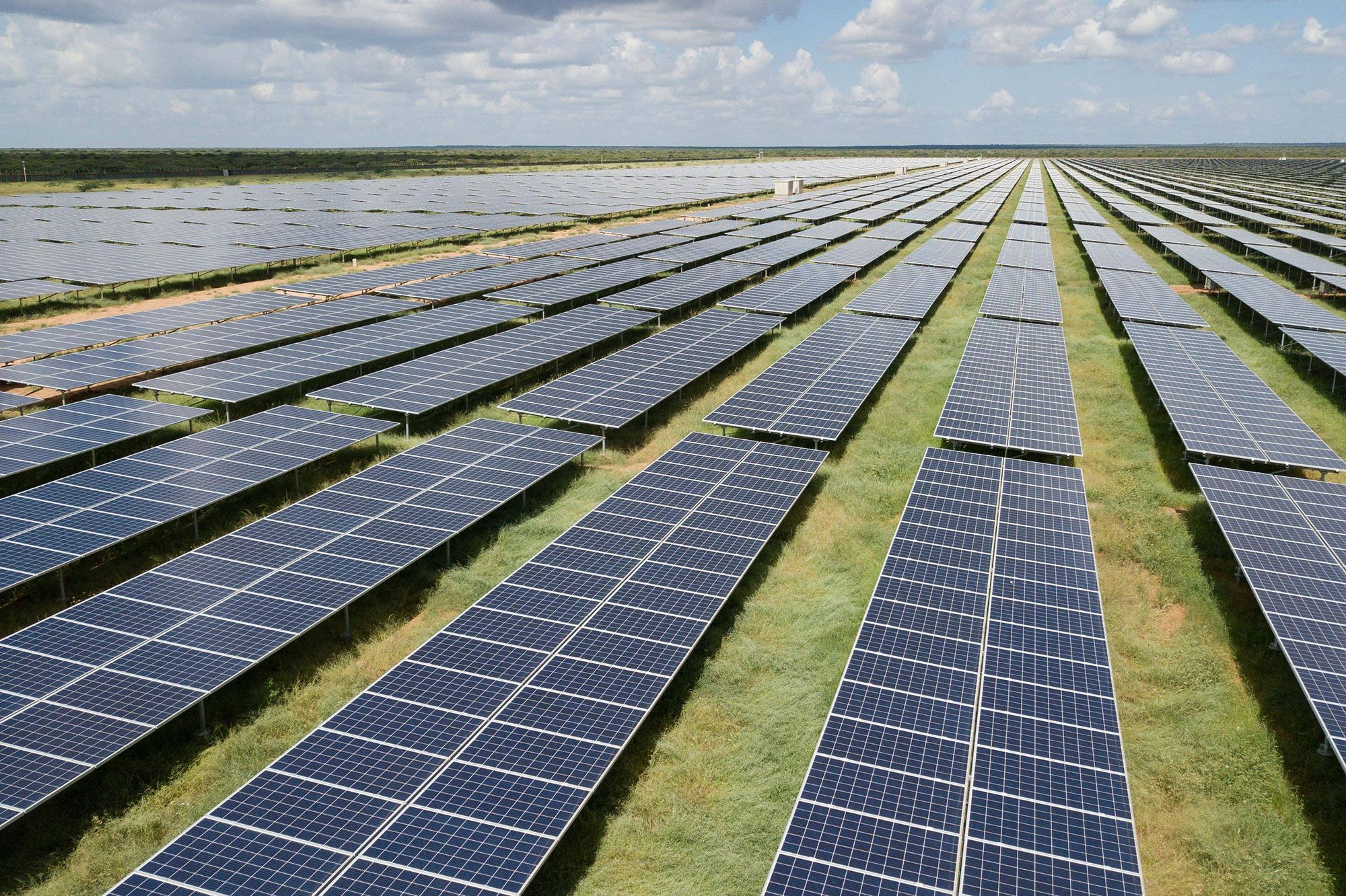 découvrez notre ferme solaire, un projet innovant dédié à la production d'énergie renouvelable. profitez d'une gestion durable de l'énergie tout en soutenant la transition écologique.