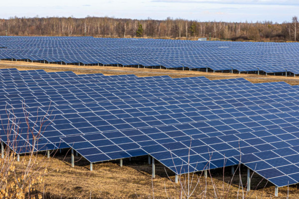 découvrez les avantages d'une ferme solaire, une solution innovante et durable pour produire de l'énergie renouvelable. apprenez comment ces installations contribuent à la transition énergétique et à la protection de l'environnement.