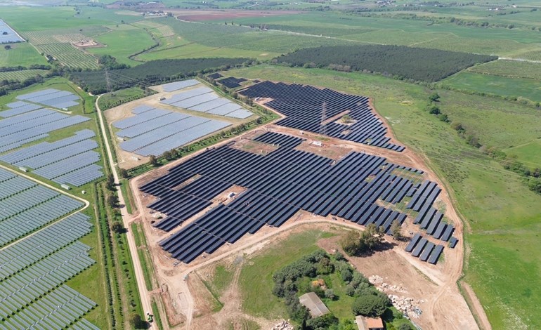 découvrez notre guide sur la finance photovoltaïque, une solution innovante pour investir dans l'énergie solaire. apprenez comment financer vos projets d'énergie renouvelable, maximiser vos économies d'énergie et contribuer à un futur plus durable.
