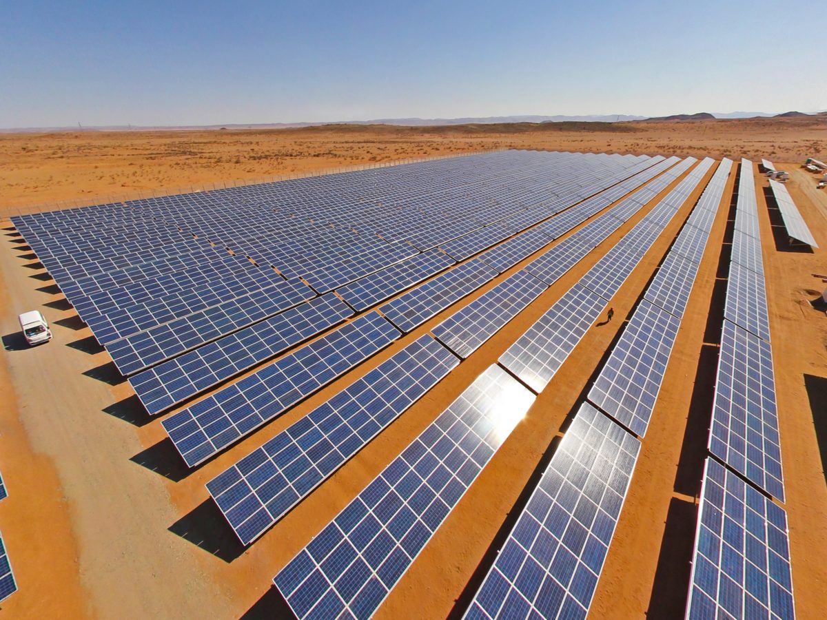 découvrez les différentes options de financement pour l'installation de panneaux photovoltaïques. maximisez votre investissement en énergie renouvelable grâce à des aides financières, des prêts à taux réduit et des subventions.
