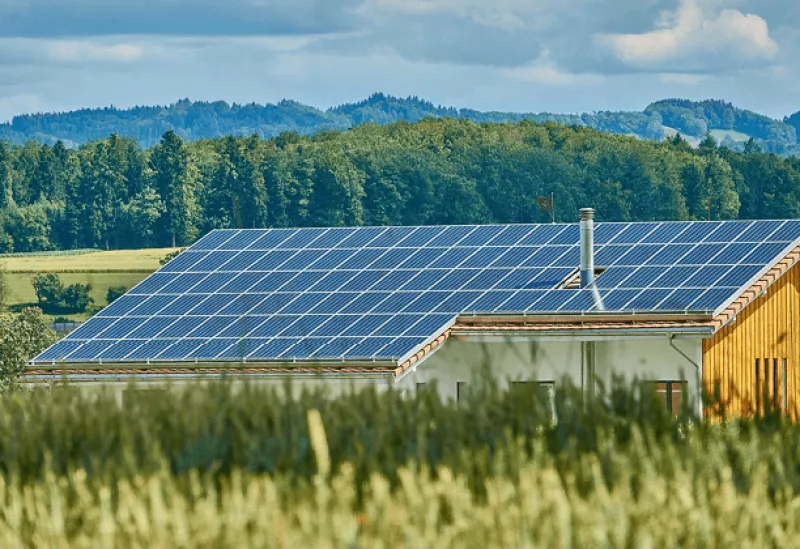 découvrez notre formation complète sur les panneaux solaires, idéale pour acquérir les compétences nécessaires à l'installation et la maintenance de systèmes photovoltaïques. apprenez des experts du secteur et transformez votre passion pour les énergies renouvelables en expertise professionnelle.