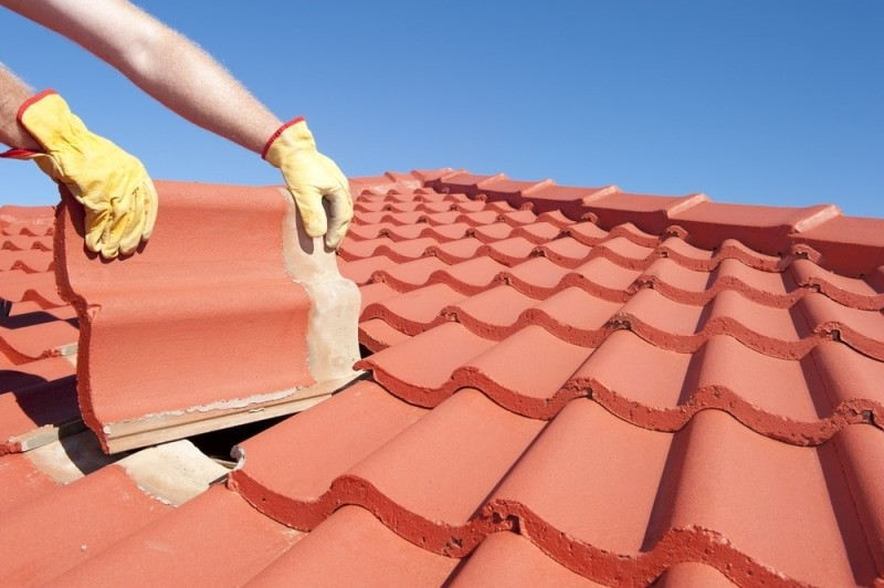 découvrez les solutions efficaces pour résoudre une fuite de toiture. identifiez les causes, apprenez à réparer et prévenez les problèmes futurs avec nos conseils d'experts en maintenance de toiture.
