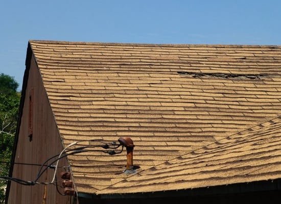 découvrez nos conseils et solutions pour remédier aux fuites de toiture. protégez votre maison des dégâts d'eau et assurez-vous d'une toiture en parfait état grâce à nos astuces pratiques et à nos services de réparation.