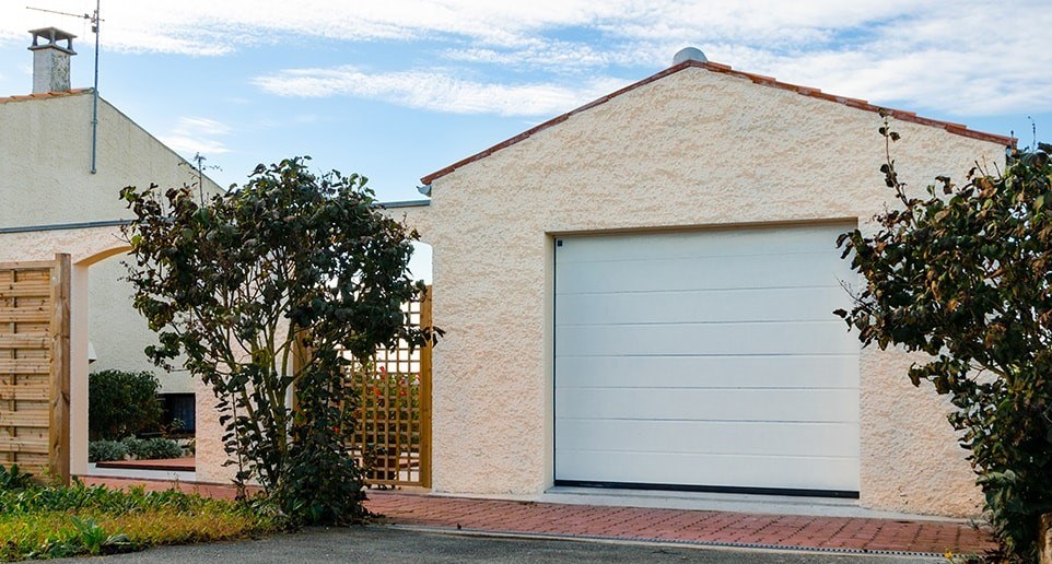 découvrez notre garage moderne, spécialisé dans l'entretien et la réparation de véhicules. profitez de services de qualité, d'une équipe d'experts passionnés et de conseils personnalisés pour garantir la performance de votre voiture. prenez rendez-vous dès aujourd'hui !