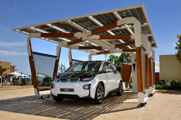 découvrez notre garage solaire innovant, une solution écologique et durable pour protéger votre véhicule tout en générant de l'énergie propre. optimisez votre espace avec cette structure qui allie praticité et respect de l'environnement.