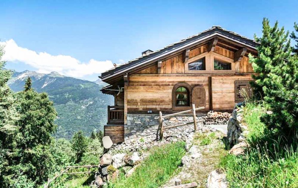 découvrez notre gîte montagne, un havre de paix niché au cœur des paysages alpins. profitez d'un séjour inoubliable au milieu de la nature, avec des activités outdoor à portée de main, un confort moderne et une ambiance chaleureuse.