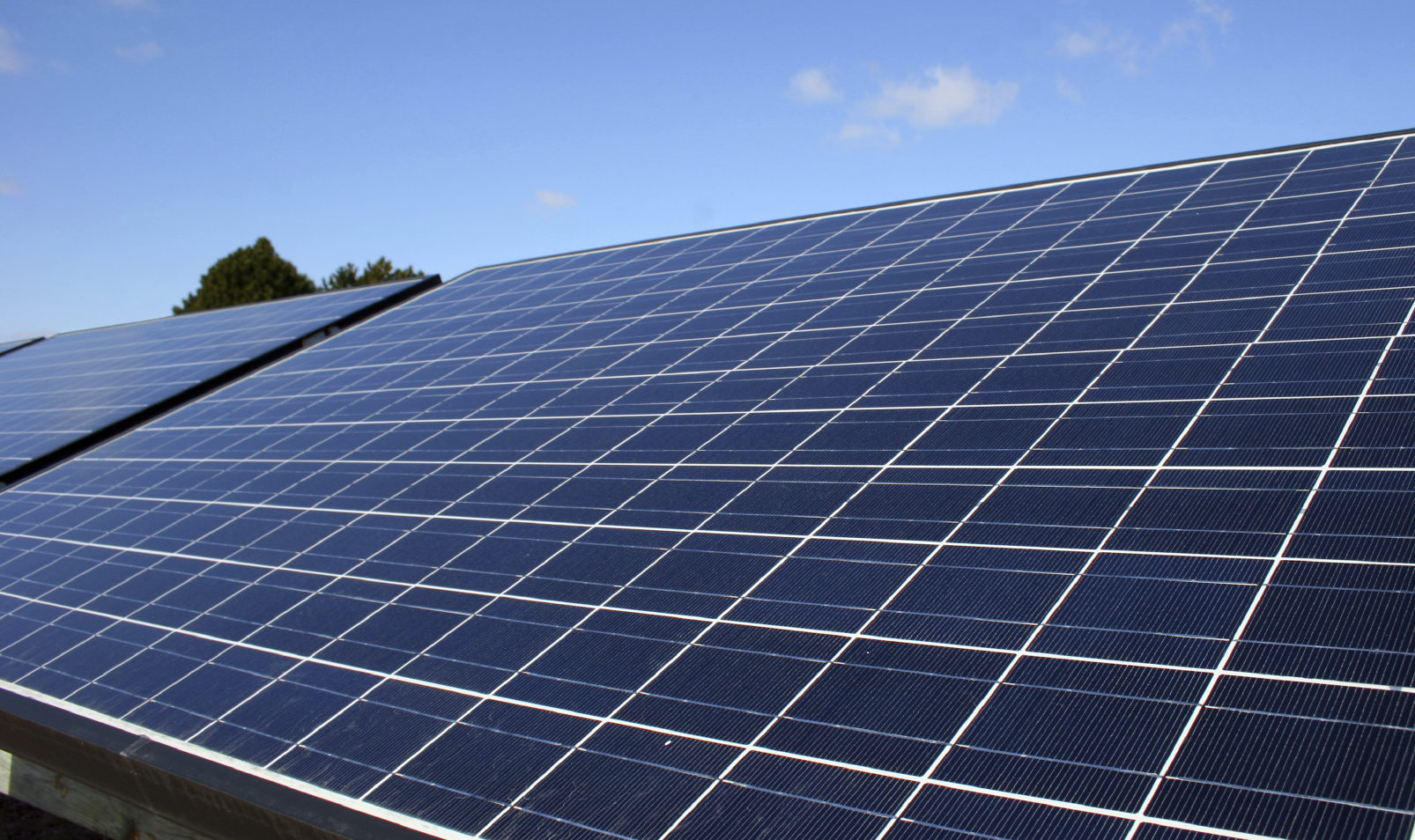 découvrez le guichet photovoltaïque de 500 kwc, une initiative innovante pour favoriser l'énergie solaire en france. profitez des subventions et des conseils pratiques pour optimiser votre projet d'installation solaire, réduire votre empreinte carbone et réaliser des économies sur vos factures d'énergie.
