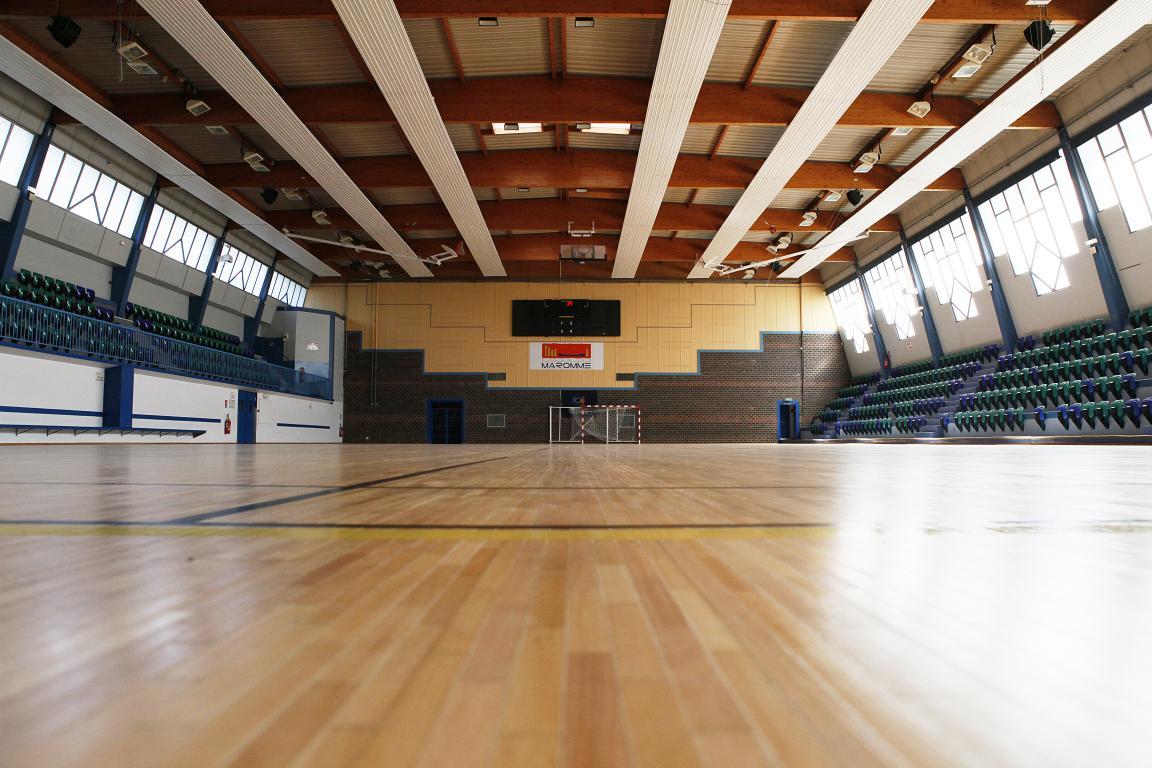 découvrez le gymnase de rouen, un espace moderne et dynamique dédié aux activités sportives pour tous les âges. que vous soyez amateur ou compétiteur, profitez de nos installations variées, de cours encadrés par des professionnels et d'une communauté passionnée. rejoignez-nous pour une expérience sportive inoubliable !