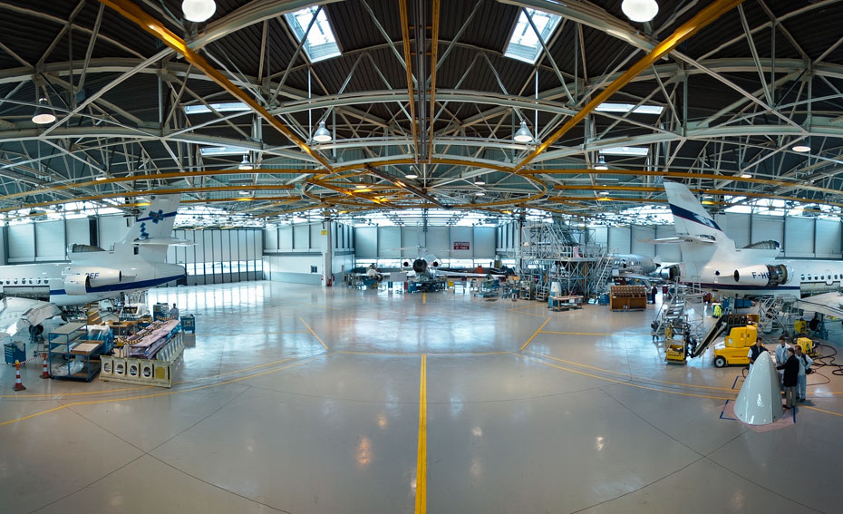 découvrez notre hangar spacieux, idéal pour le stockage, les ateliers ou les événements. avec ses caractéristiques modernes et sa grande capacité, il répond à tous vos besoins d'organisation et d'entreposage.