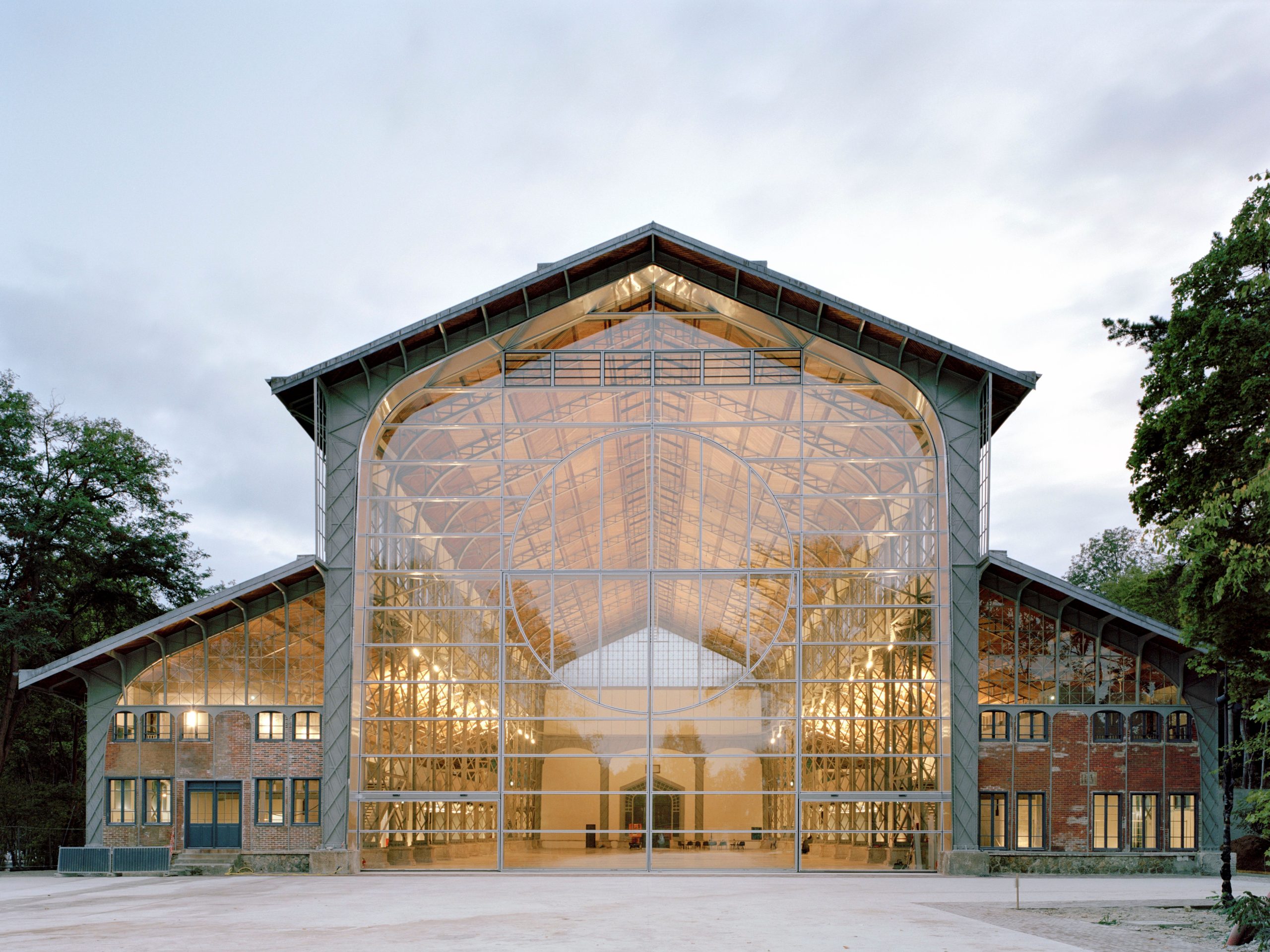découvrez notre sélection de hangars, des structures idéales pour le stockage, la protection de vos véhicules ou la création d'un espace de travail. faciles à installer et résistants, nos hangars s'adaptent à tous vos besoins.