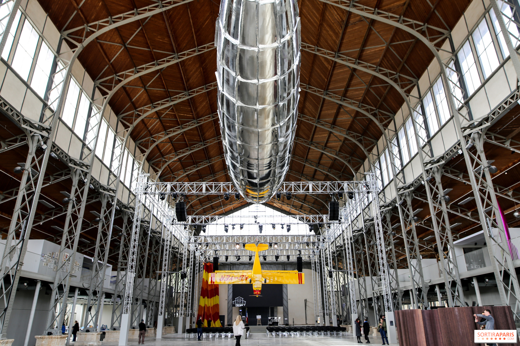 découvrez notre hangar spacieux et polyvalent, idéal pour le stockage de matériaux, l'organisation d'événements ou le stationnement de véhicules. offrant une infrastructure robuste et des options personnalisables, notre hangar répond à tous vos besoins professionnels et personnels.