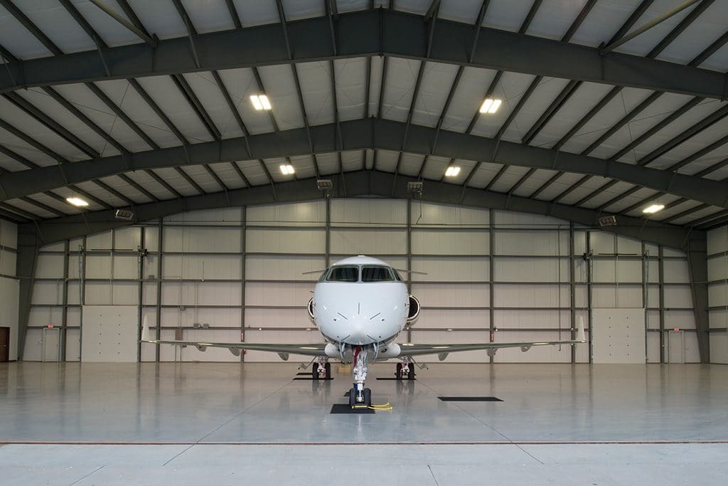 découvrez notre hangar polyvalent, idéal pour stocker vos équipements, accueillir des événements ou mener des activités industrielles. offrant une grande surface et des infrastructures adaptées, il répond à tous vos besoins professionnels.
