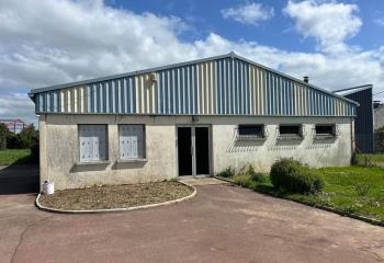 découvrez notre offre exceptionnelle de hangars à vendre ! idéal pour le stockage, l'agriculture ou les projets de construction, ces espaces vastes et modulables sauront répondre à tous vos besoins. ne manquez pas cette opportunité d'acquérir un hangar adapté à vos projets.
