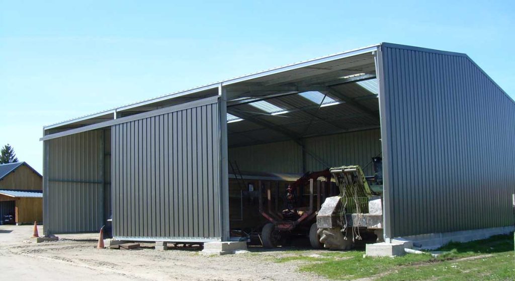 découvrez notre gamme de hangars agricoles, conçus pour optimiser le stockage de votre matériel, abriter vos animaux et protéger vos cultures. offrez à votre exploitation un espace fonctionnel et adapté à vos besoins spécifiques.