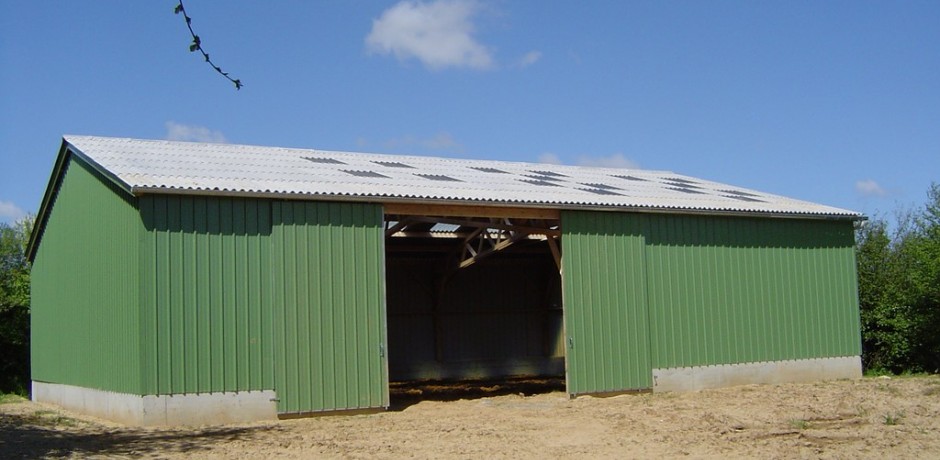 découvrez notre gamme de hangars agricoles conçus pour répondre à tous vos besoins de stockage et de protection de vos équipements et récoltes. robustes, adaptés aux différentes cultures et faciles à installer, nos hangars sont la solution idéale pour optimiser votre exploitation.