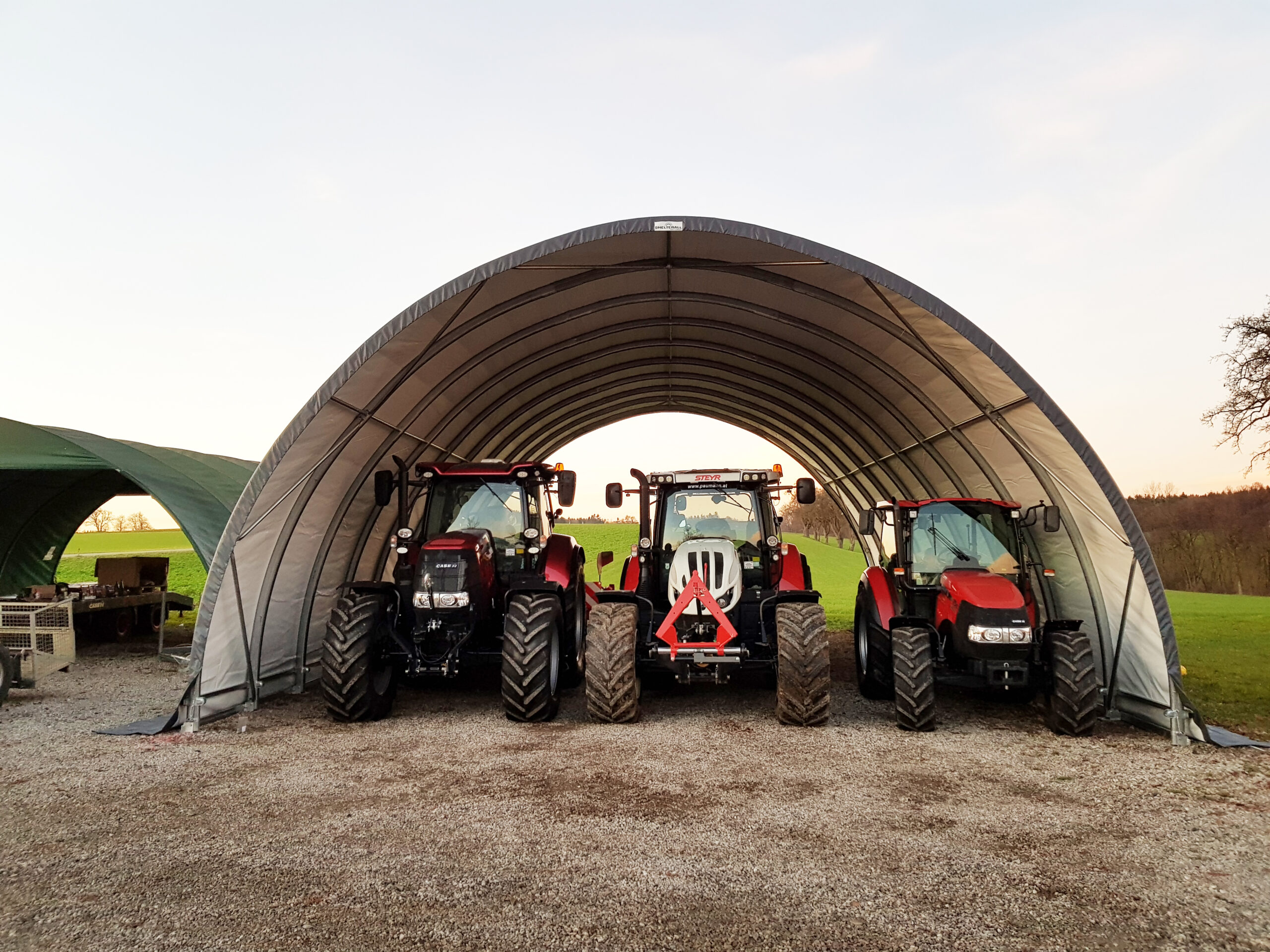 découvrez notre hangar agricole économique, conçu pour optimiser votre espace de stockage tout en réduisant vos coûts. idéal pour les agriculteurs, ce hangar allie robustesse et fonctionnalité pour répondre à tous vos besoins agricoles.