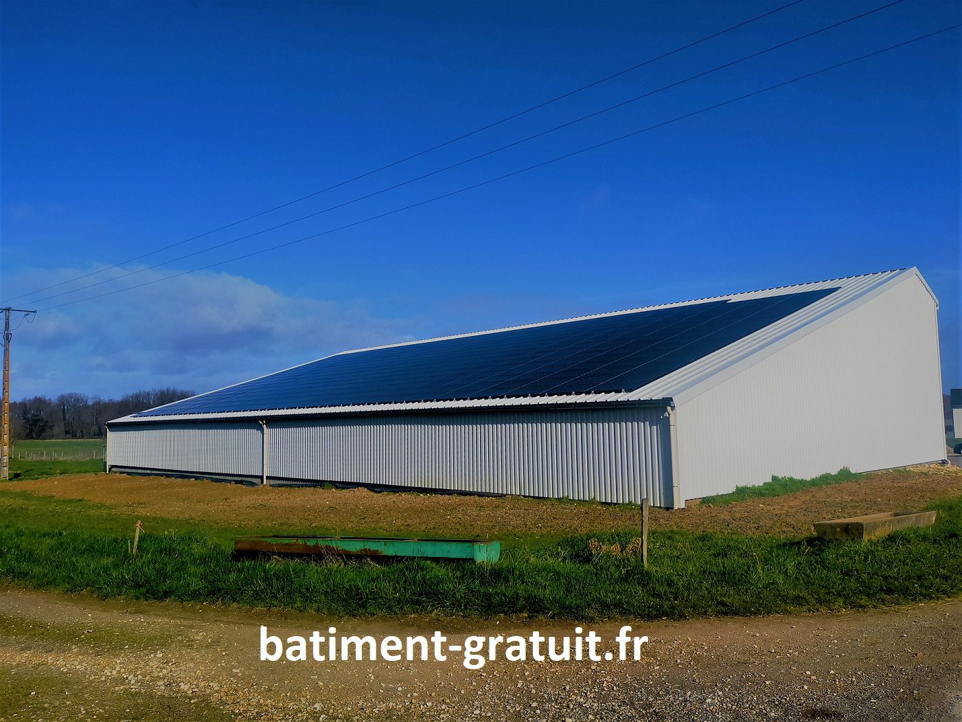 découvrez nos hangars agricoles dans l'hérault, conçus pour répondre à tous vos besoins en matière de stockage et de protection de vos équipements et récoltes. solutions sur mesure et qualité garantie.