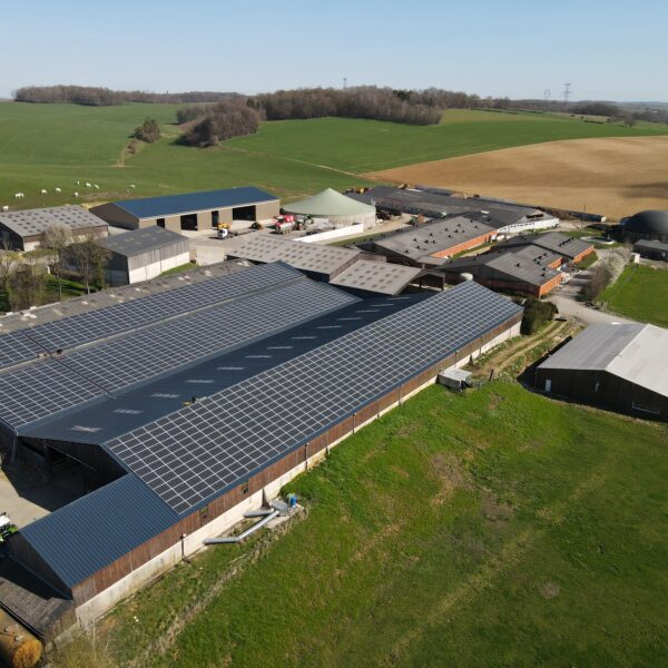 découvrez notre hangar agricole solaire : une solution éco-responsable pour stocker vos équipements tout en produisant de l'énergie renouvelable. optimisez votre espace et réduisez votre empreinte carbone avec une structure innovante et durable.