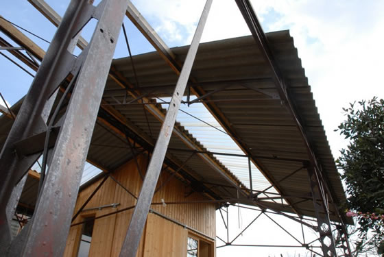 découvrez notre gamme de hangars métalliques durables et personnalisables, idéaux pour le stockage, l'agriculture ou l'industrie. robustes et résistants aux intempéries, nos hangars sont la solution parfaite pour protéger vos biens tout en optimisant votre espace.