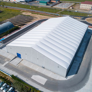 découvrez notre hangar démontable, une solution flexible et pratique pour vos besoins de stockage. facile à assembler et à démonter, il offre une protection optimale contre les intempéries tout en étant adapté à divers usages, que ce soit pour le matériel agricole, l'événementiel ou le bricolage. idéal pour optimiser votre espace.