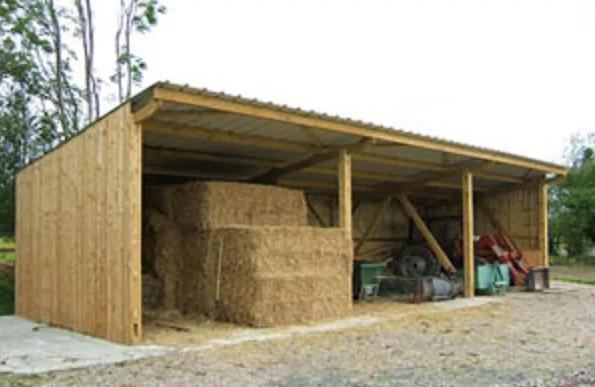 découvrez nos hangars de fourrage, conçus pour protéger et conserver vos récoltes. idéaux pour les agriculteurs soucieux d'optimiser l'espace et garantir la qualité de leur fourrage. profitez d'une solution durable et fonctionnelle pour le stockage de vos aliments pour animaux.