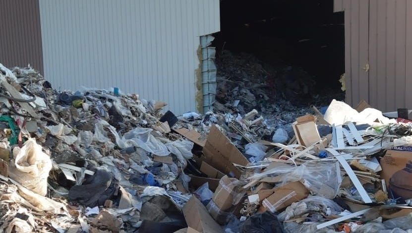 découvrez l'univers controversé des hangars illégaux, un espace souvent associé à des activités clandestines. explorez les implications légales et environnementales de ces constructions non autorisées, ainsi que les enjeux de sécurité qu'elles soulèvent.
