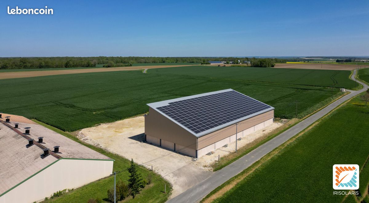 découvrez le hangar irisolaris, un espace innovant dédié aux solutions d'énergie solaire. découvrez comment notre hangar optimise l'utilisation de l'énergie renouvelable tout en offrant une infrastructure durable et performante pour vos projets écologiques.