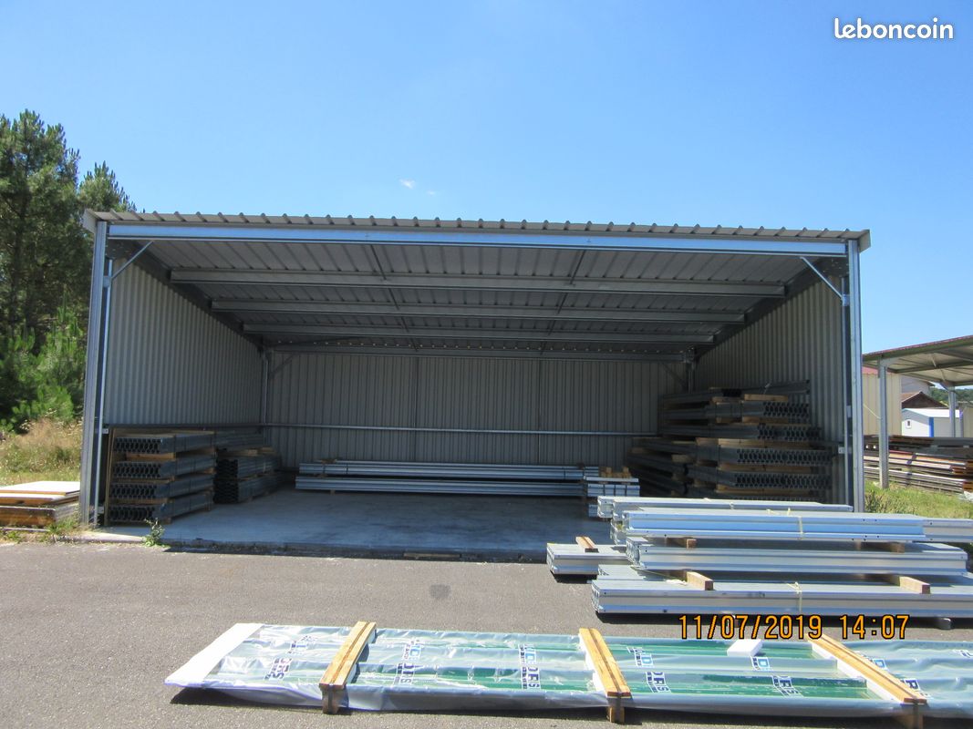découvrez nos hangars en métal, des solutions durables et résistantes pour vos besoins de stockage. parfaits pour l'agriculture, l'industrie ou le bricolage, nos hangars offrent une protection optimale contre les intempéries tout en garantissant un espace vaste et modulable.
