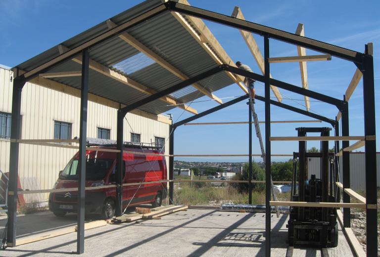 découvrez nos hangars métalliques robustes et polyvalents, idéaux pour le stockage, l'industrie ou l'agriculture. fabriqués avec des matériaux de qualité, nos hangars offrent une protection optimale contre les intempéries tout en étant facilement personnalisables. trouvez le hangar adapté à vos besoins dès aujourd'hui!