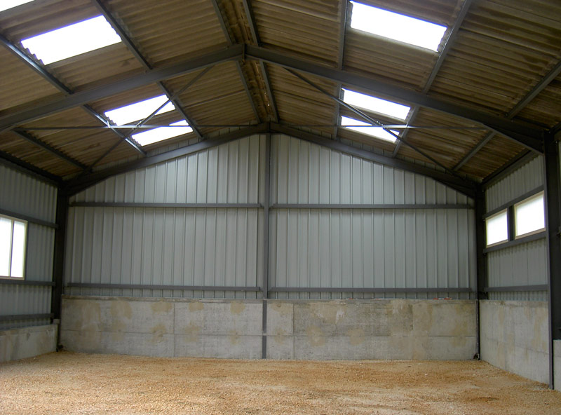 découvrez notre gamme de hangars métalliques, idéaux pour le stockage sécurisé et l'abri de vos équipements. durable et facile à monter, nos hangars sont conçus pour résister aux intempéries tout en offrant une solution pratique et économique pour vos besoins. explorez nos modèles et transformez votre espace aujourd'hui.