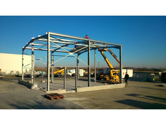 découvrez notre gamme de hangars métalliques en kit, idéaux pour un stockage sécurisé et durable. faciles à assembler, ces structures robustes s'adaptent à vos besoins spécifiques tout en offrant une excellente protection contre les intempéries.
