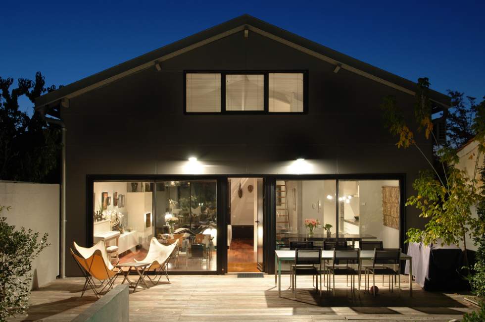 découvrez notre hangar rénové, un espace unique alliant charme vintage et modernité. parfait pour accueillir vos événements, activités artistiques ou projets professionnels, il offre des aménagements flexibles et une ambiance inspirante. transformez vos idées en réalité dans ce cadre exceptionnel.