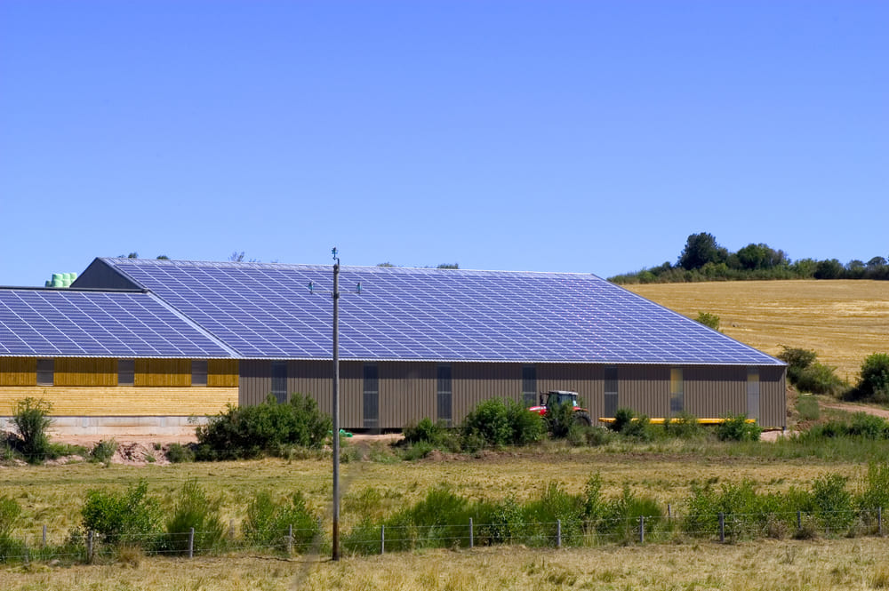 découvrez comment un hangar solaire particulier peut transformer votre espace en une source d'énergie durable et écologique. optimisez votre propriété tout en réduisant votre empreinte carbone grâce à des solutions photovoltaïques adaptées à vos besoins.