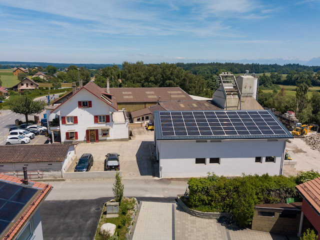 découvrez notre hangar solaire particulier, une solution innovante et écologique pour maximiser l'utilisation de votre espace tout en produisant de l'énergie renouvelable. optez pour une construction durable et contribuez à la transition énergétique avec un design adapté à vos besoins.