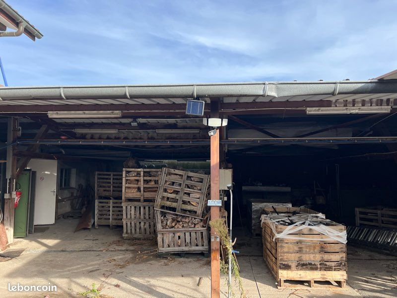 découvrez notre sélection de hangars en bois, alliant esthétique et fonctionnalité. idéaux pour le rangement, l'atelier ou le stockage, ces structures en bois s'intègrent parfaitement dans votre jardin tout en offrant une durabilité exceptionnelle.