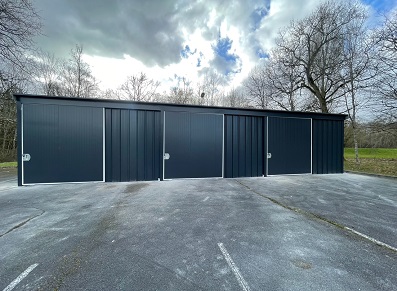 découvrez notre service de hangar sur mesure, conçu pour répondre à tous vos besoins de stockage et d'abri. que ce soit pour un usage professionnel ou personnel, nous vous offrons des solutions personnalisées, robustes et esthétiques, adaptées à votre espace et à vos exigences. contactez-nous dès aujourd'hui pour un devis gratuit!