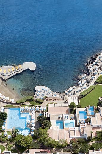découvrez l'heure actuelle à crète et planifiez vos activités en fonction du fuseau horaire local. profitez de chaque instant sur cette île ensoleillée de la méditerranée.