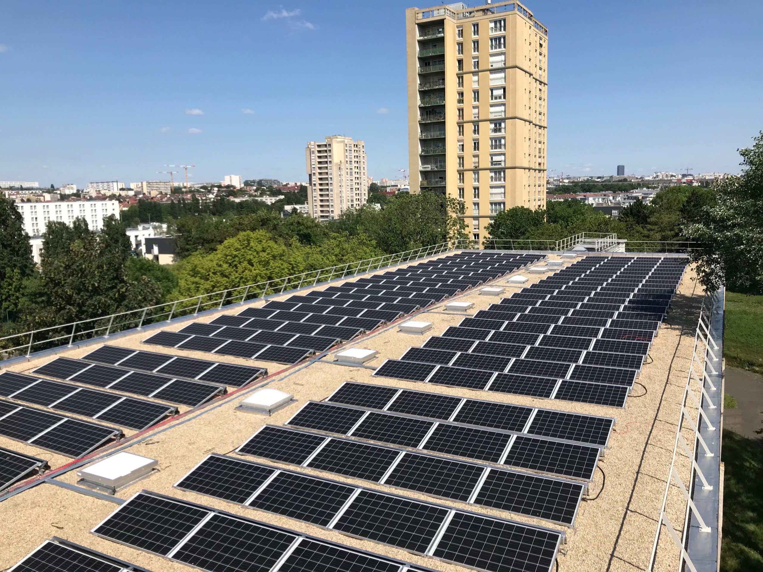 découvrez notre immeuble solaire éco-responsable, alliant design moderne et technologies vertes. profitez d'un habitat lumineux et durable, conçu pour réduire votre empreinte carbone tout en maximisant le confort et l'efficacité énergétique.