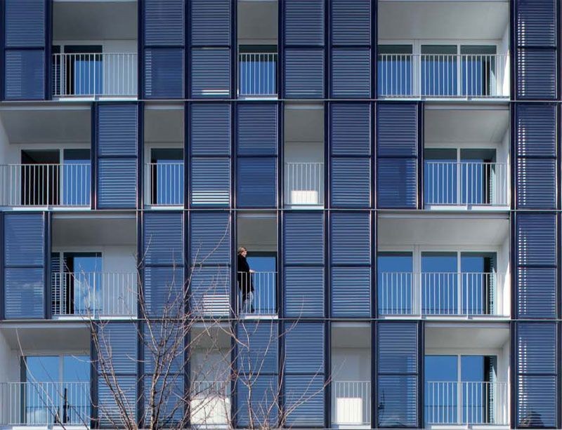 découvrez l'immeuble solaire, une solution innovante alliant durabilité et efficacité énergétique. explorez comment cette construction moderne utilise l'énergie solaire pour réduire son empreinte carbone tout en offrant un confort optimal à ses occupants.
