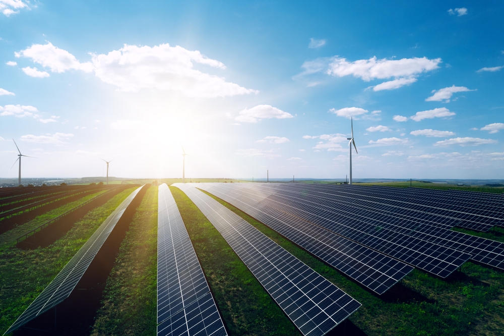 découvrez comment l'indépendance énergétique transforme nos sociétés en réduisant la dépendance aux combustibles fossiles, favorisant le développement des énergies renouvelables et garantissant une autonomie durable pour un avenir plus vert.