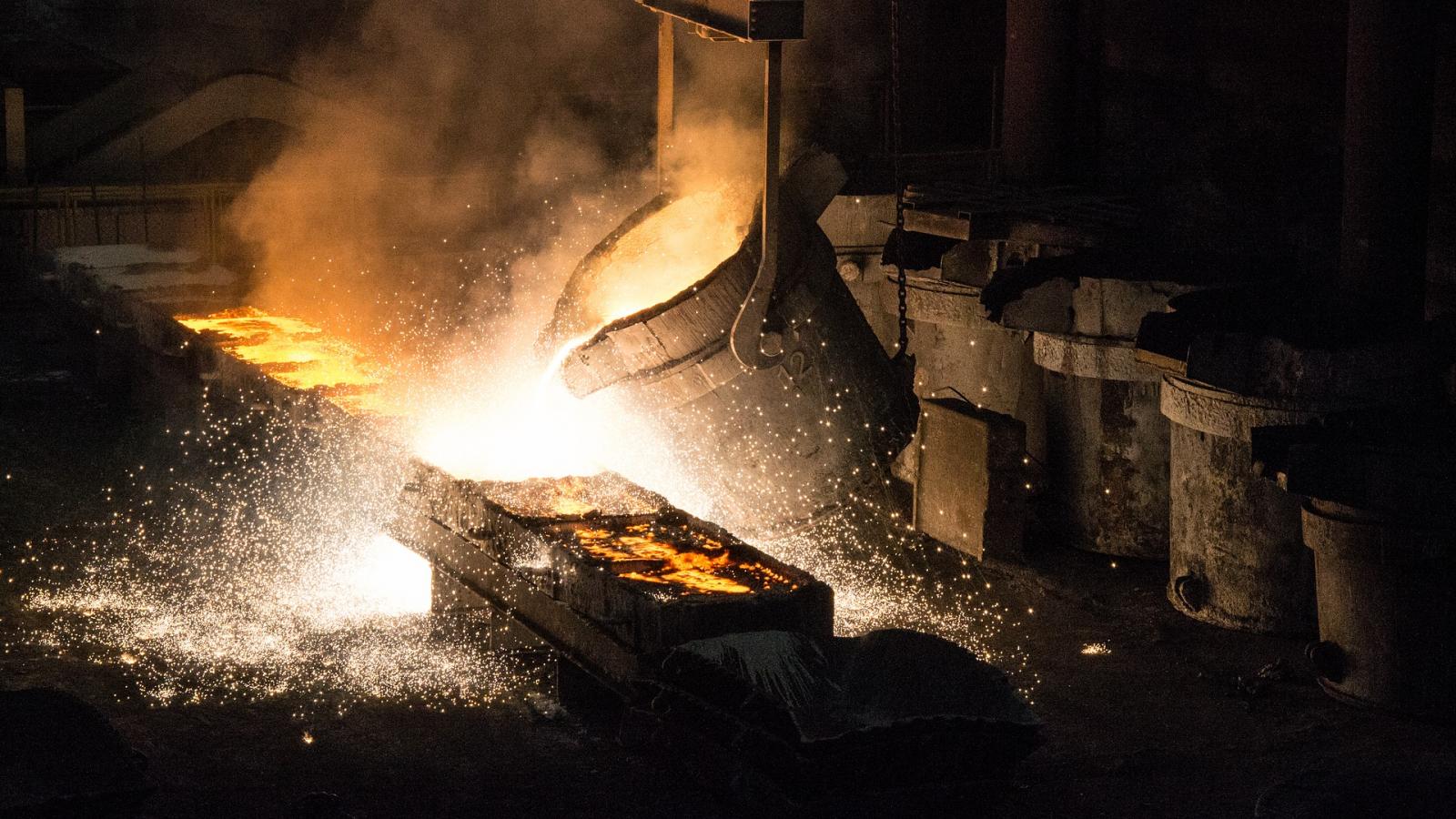 découvrez l'univers fascinant de l'industrie du métal, ses processus de fabrication innovants, ses applications variées et son impact sur l'économie mondiale. explorez les avancées technologiques et les enjeux environnementaux liés à ce secteur incontournable.