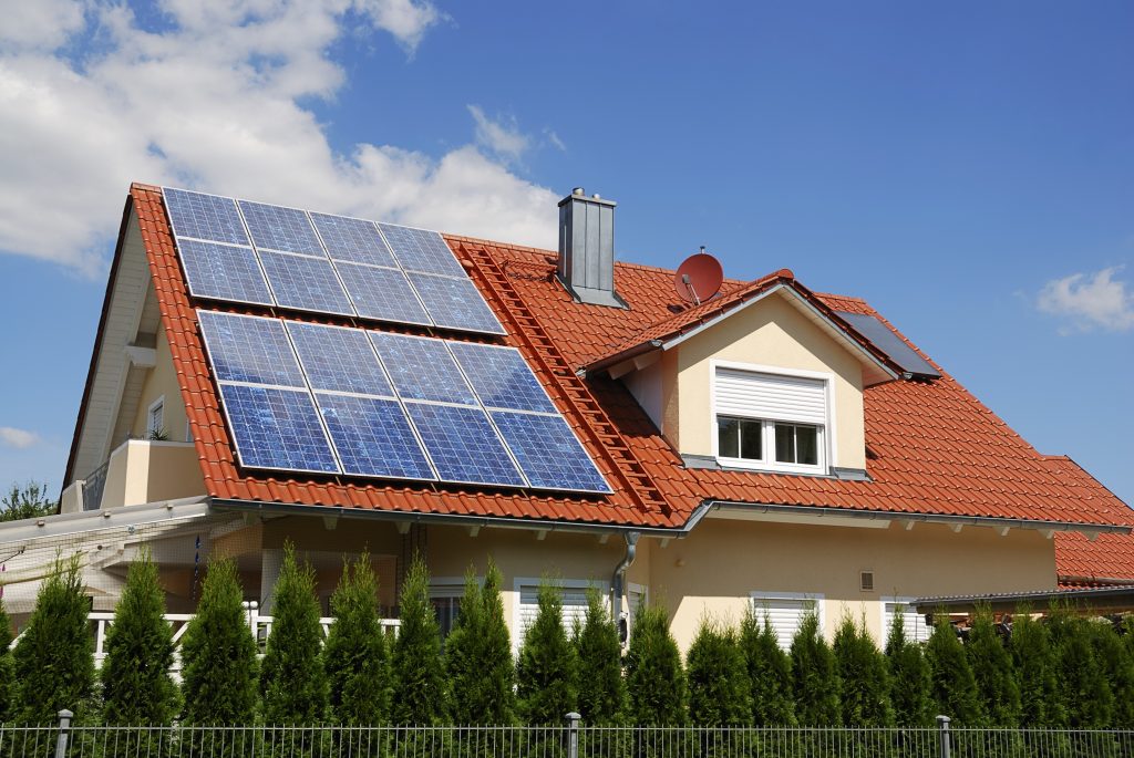 découvrez nos services d'installation photovoltaïque pour optimiser votre consommation d'énergie. profitez de l'énergie solaire tout en réduisant vos factures d'électricité. nos experts vous accompagnent dans chaque étape de votre projet pour une transition énergétique réussie.