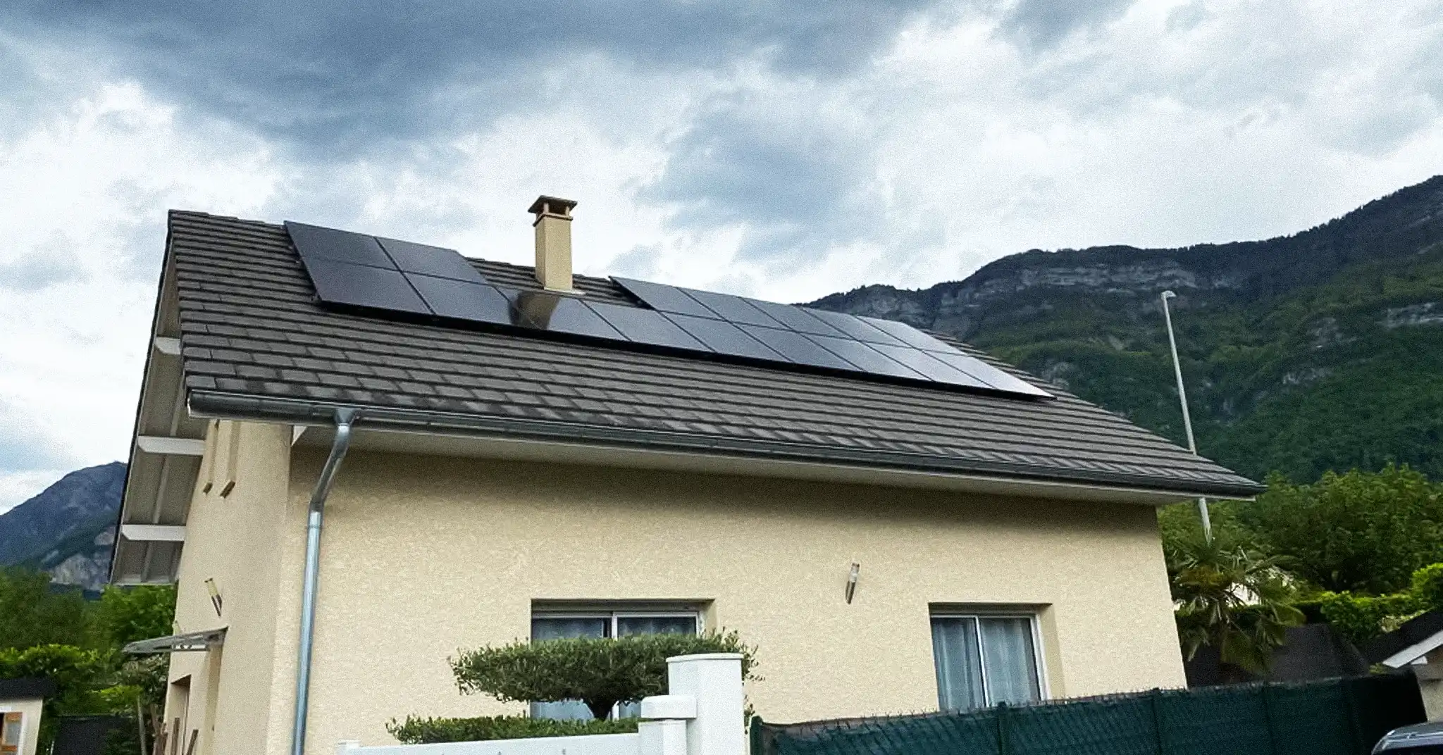 découvrez les services d'un installateur solaire en savoie, spécialisé dans l'installation de panneaux solaires pour particuliers et entreprises. profitez d'une énergie renouvelable et d'économies d'énergie tout en contribuant à la préservation de l'environnement.