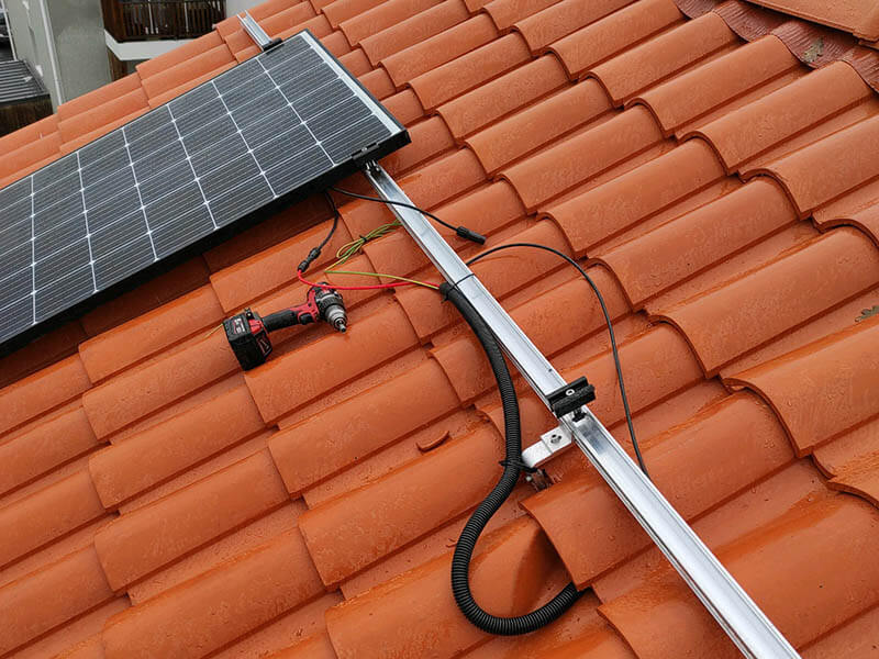 découvrez comment installer des panneaux solaires chez vous et profitez d'une énergie renouvelable tout en réduisant vos factures d'électricité. suivez nos conseils pratiques et guide étape par étape pour une installation réussie.