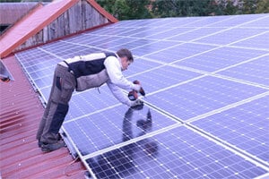 découvrez comment installer des panneaux solaires avec edf et profitez d'une énergie renouvelable pour réduire votre facture d'électricité tout en préservant l'environnement. suivez nos étapes simples et bénéficiez d'un accompagnement personnalisé.