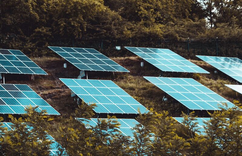 découvrez comment investir dans l'énergie solaire et profiter des avantages financiers et environnementaux. informez-vous sur les meilleures options, les incitations fiscales et l'impact positif sur la planète.